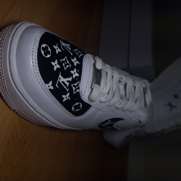 Airforce 1 women's size 8. LV "Custom Made" - Picture 4 of 8
